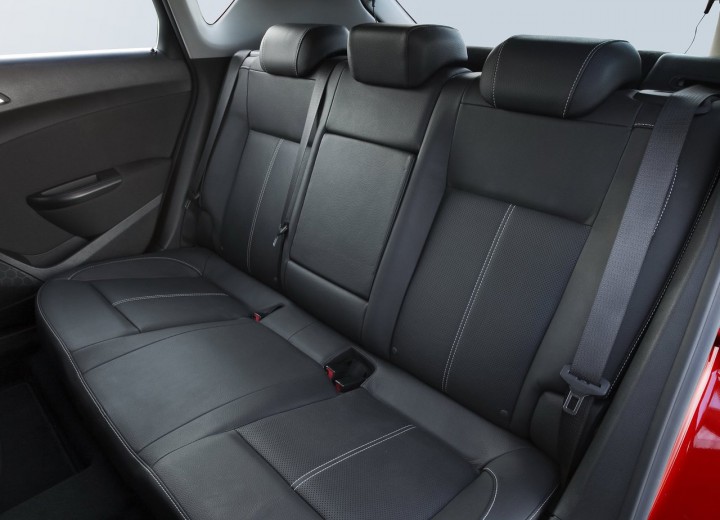 Caractéristiques techniques de Opel Astra J Restyling - picture 13