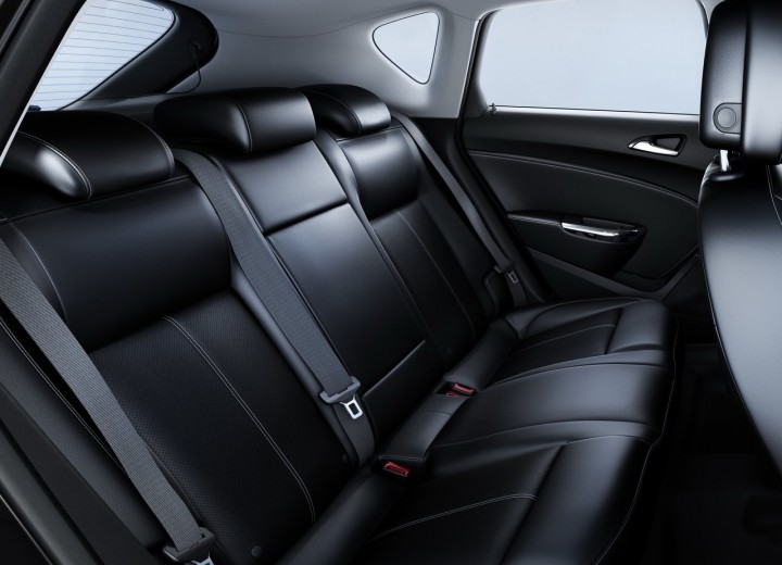 Caractéristiques techniques de Opel Astra J Restyling - picture 11