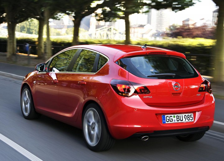 Caractéristiques techniques de Opel Astra J - picture 3