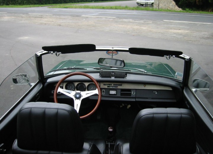 Technical specifications and characteristics for【Peugeot 304 Cabrio】 - picture 4