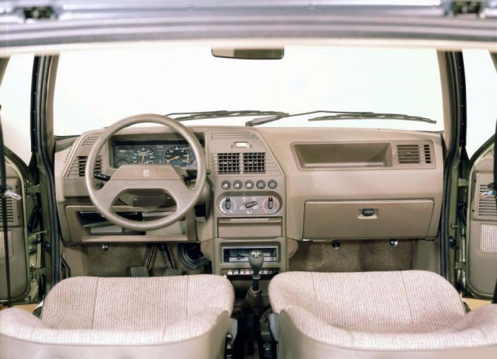 Technical specifications and characteristics for【Peugeot 309 I (10C,10A)】 - picture 5