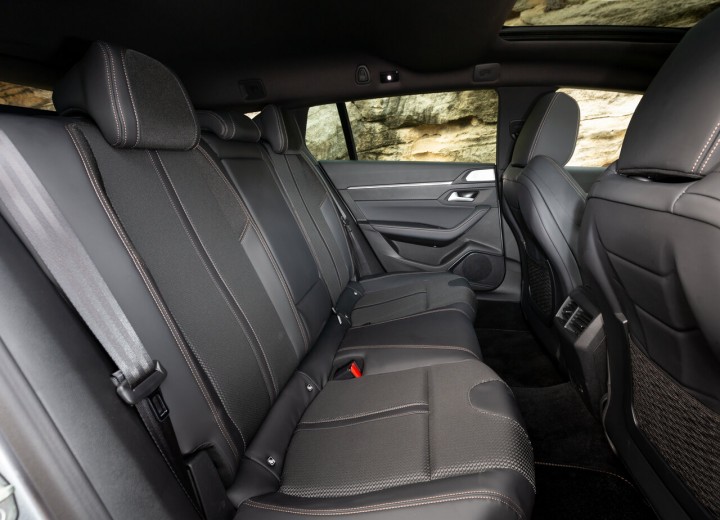 Technical specifications and characteristics for【Peugeot 508 II SW】 - picture 11