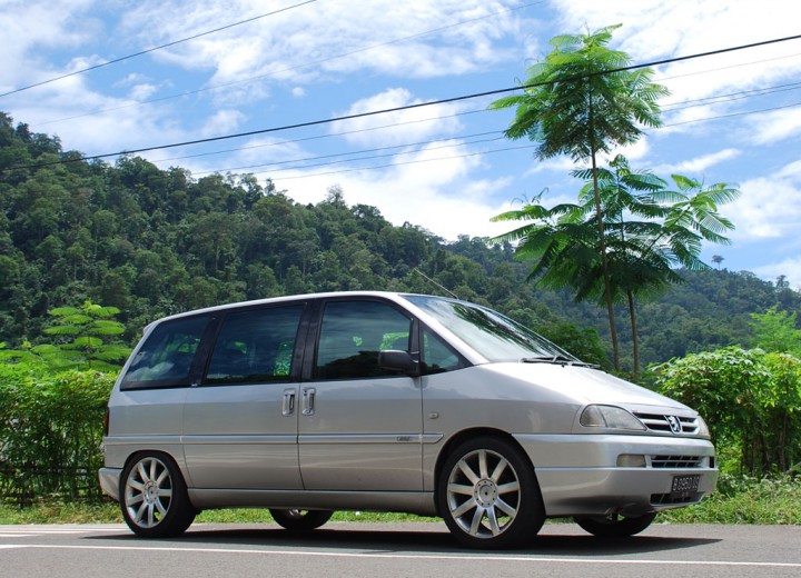 Technical specifications and characteristics for【Peugeot 806 (221)】 - picture 3