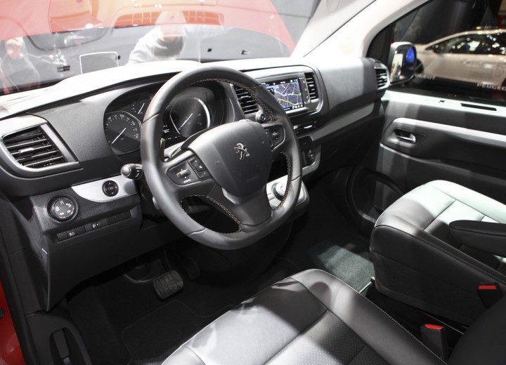 Especificaciones técnicas de Peugeot Traveler I - picture 6