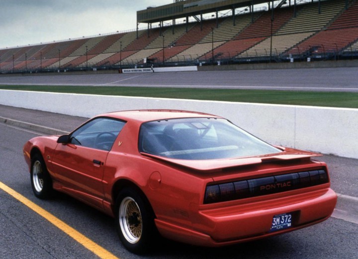 Технически характеристики за Pontiac Firebird III - picture 3