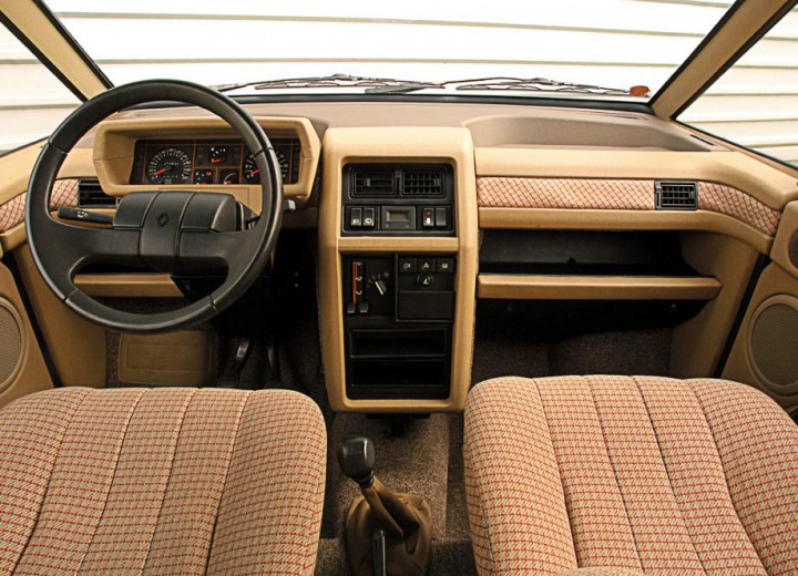 Technical specifications and characteristics for【Renault Espace I (J11/13)】 - picture 2