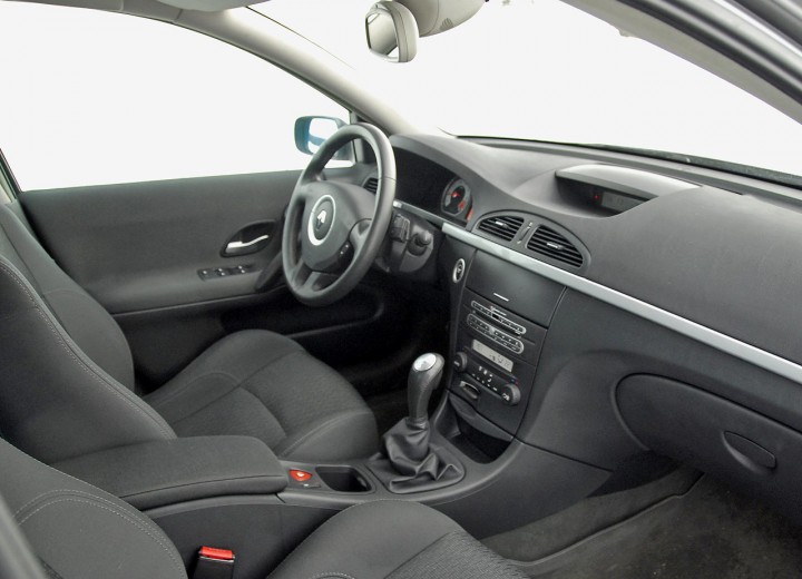 Especificaciones técnicas de Renault Laguna II - picture 10