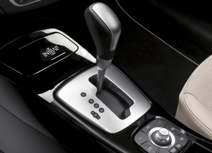Technical specifications and characteristics for【Renault Laguna III Restyling】 - picture 8