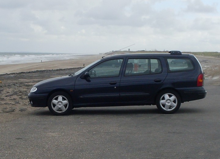 Technical specifications and characteristics for【Renault Megane Grandtour I (KA)】 - picture 2