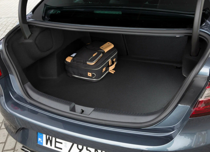 Technische Daten und Spezifikationen für Renault Megane IV Sedan - picture 9
