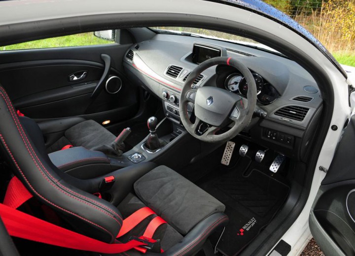 Technical specifications and characteristics for【Renault Megane R.S. 275 Trophy】 - picture 13