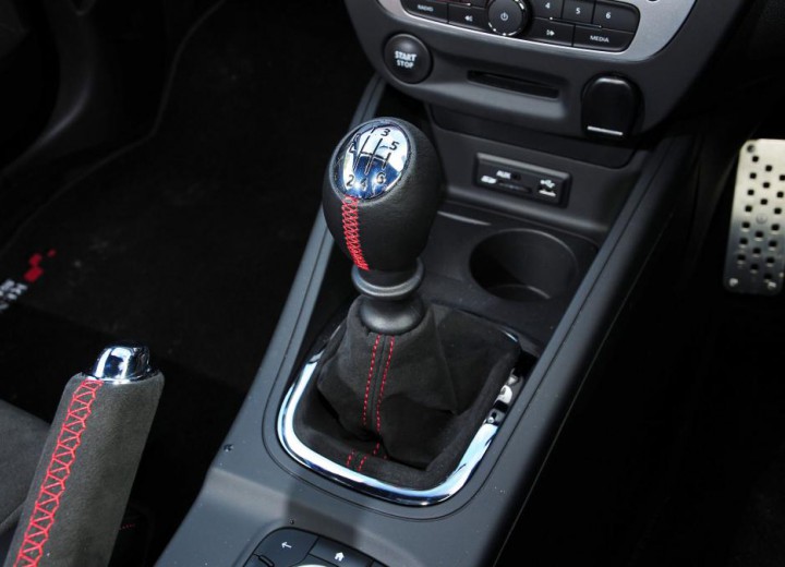 Technical specifications and characteristics for【Renault Megane R.S. 275 Trophy】 - picture 14