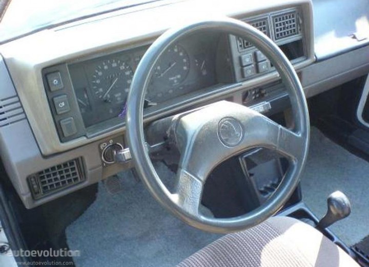 Технически характеристики за Skoda Favorit Forman (785) - picture 6