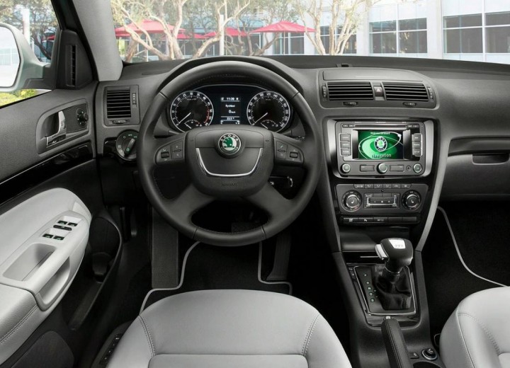 Caractéristiques techniques de Skoda Octavia II FL Combi (1Z5) - picture 5