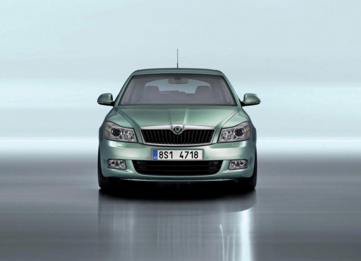 Caractéristiques techniques de Skoda Octavia II FL Combi (1Z5) - picture 2
