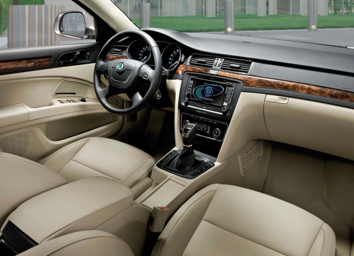 Technical specifications and characteristics for【Skoda Superb Combi】 - picture 6