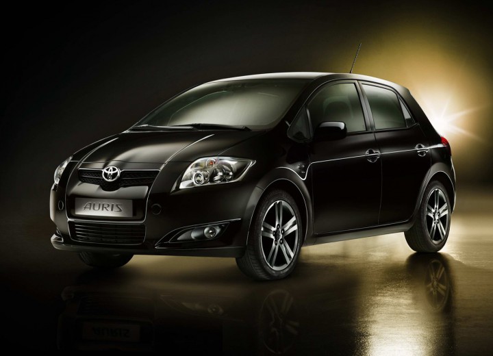 Technical specifications and characteristics for【Toyota Auris】 - picture 1