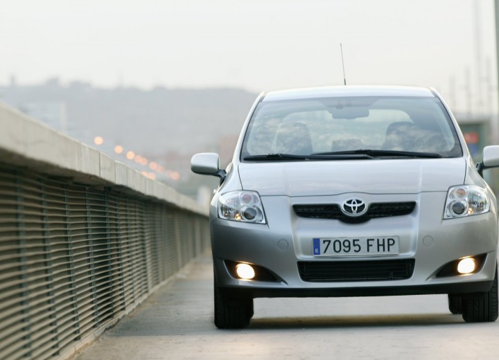 Technical specifications and characteristics for【Toyota Auris】 - picture 2