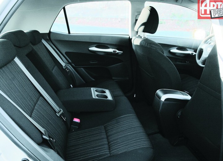 Technical specifications and characteristics for【Toyota Auris】 - picture 10