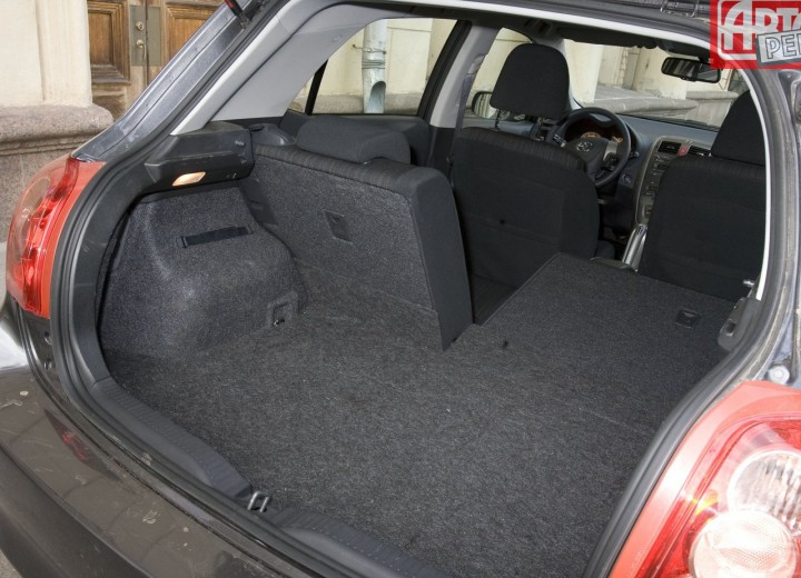 Technical specifications and characteristics for【Toyota Auris】 - picture 13
