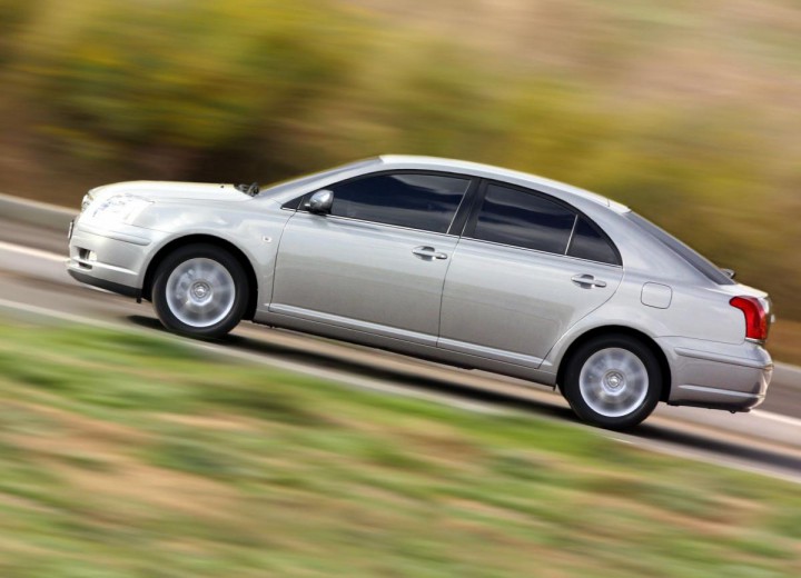 Technical specifications and characteristics for【Toyota Avensis Hatch II】 - picture 3