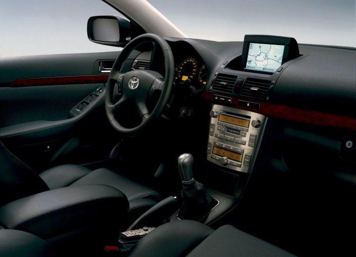 Technical specifications and characteristics for【Toyota Avensis Hatch II】 - picture 5