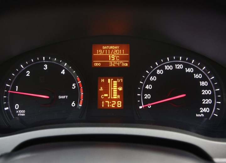 Technical specifications and characteristics for【Toyota Avensis III Restyling】 - picture 7