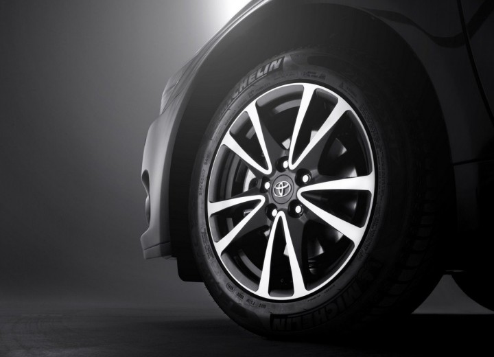Technical specifications and characteristics for【Toyota Avensis III Restyling】 - picture 12