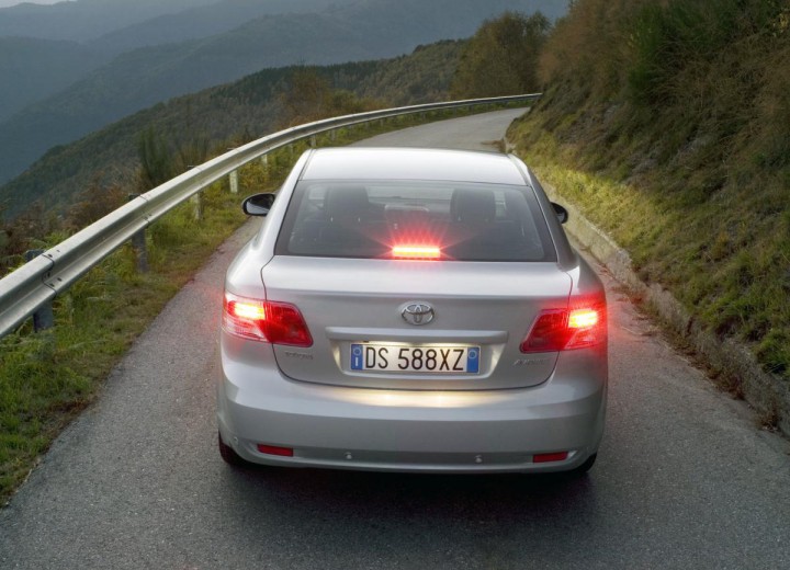 Технически характеристики за Toyota Avensis III - picture 5