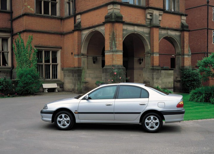 Technical specifications and characteristics for【Toyota Avensis (T22)】 - picture 2