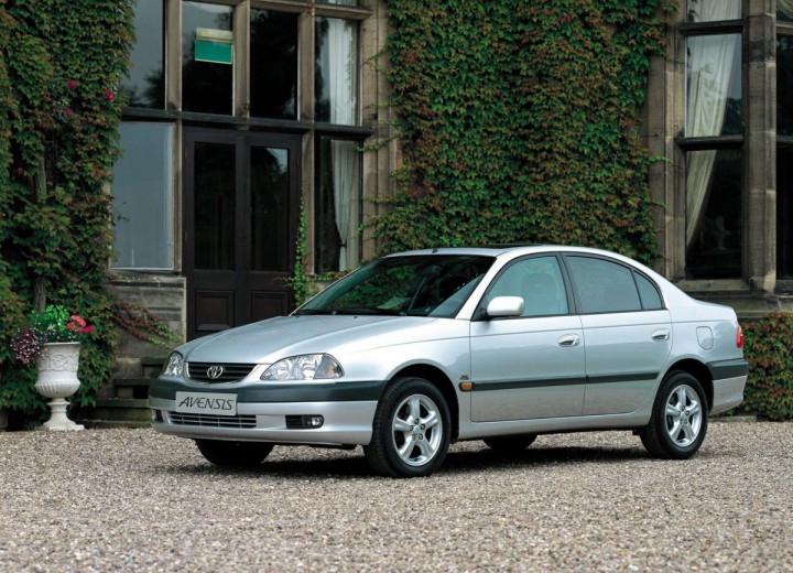 Technical specifications and characteristics for【Toyota Avensis (T22)】 - picture 1