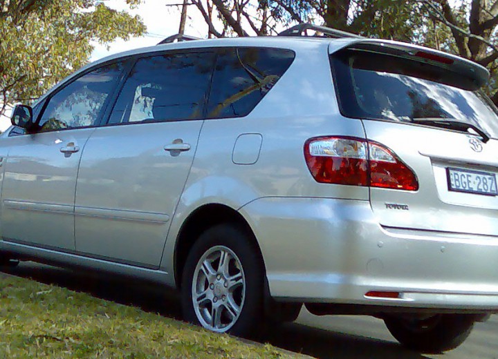 Технически характеристики за Toyota Avensis Verso - picture 3