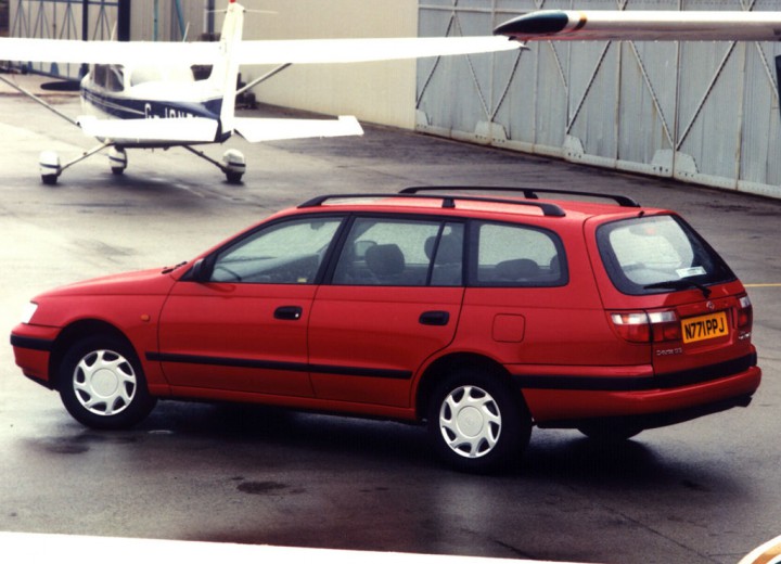 Technische Daten und Spezifikationen für Toyota Carina E Wagon (T19) - picture 2