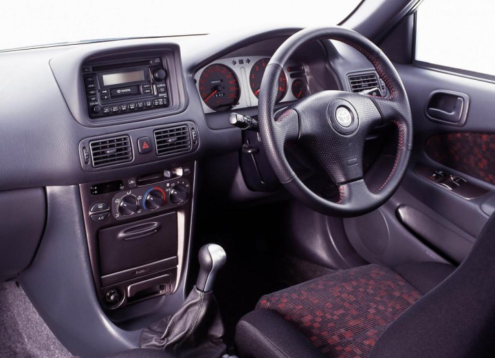 Технически характеристики за Toyota Corolla Hatch (E11) - picture 3