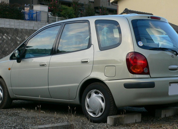 Technische Daten und Spezifikationen für Toyota Corolla Spacio (E11) - picture 2