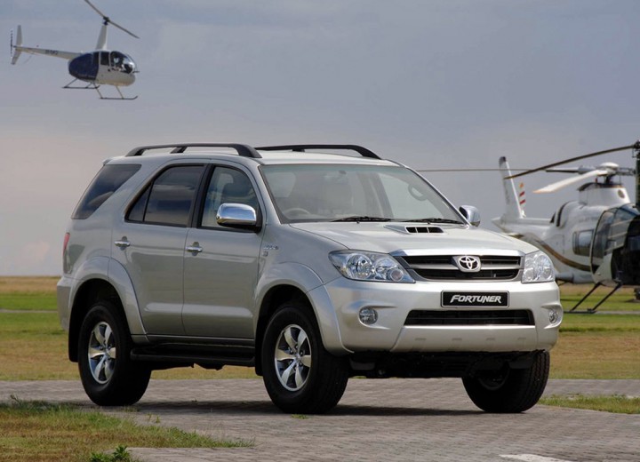 Technical specifications and characteristics for【Toyota Fortuner】 - picture 1