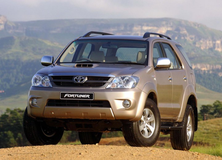 Technical specifications and characteristics for【Toyota Fortuner】 - picture 4