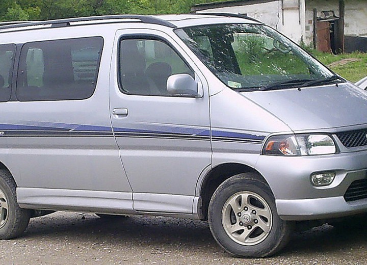 Caratteristiche tecniche di Toyota Hiace Regius - picture 3