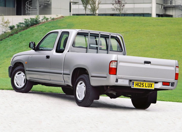 Τεχνικά χαρακτηριστικά για Toyota Hilux Pick Up - picture 8