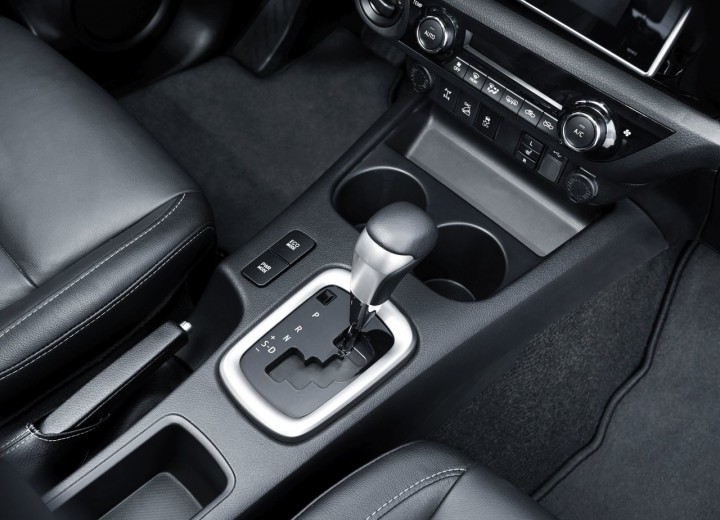 Technical specifications and characteristics for【Toyota Hilux VIII】 - picture 11