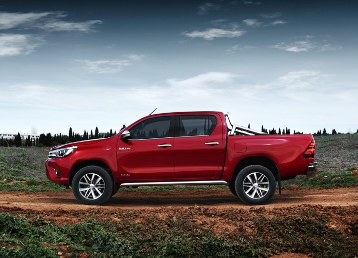 Technical specifications and characteristics for【Toyota Hilux VIII】 - picture 2