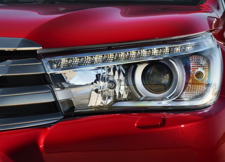 Technical specifications and characteristics for【Toyota Hilux VIII】 - picture 19