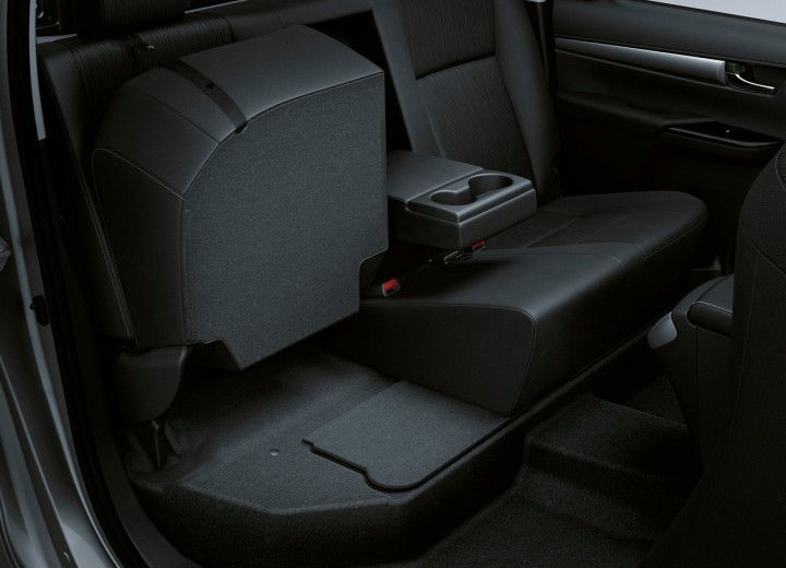 Technical specifications and characteristics for【Toyota Hilux VIII】 - picture 13