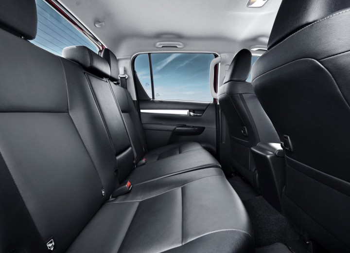 Technical specifications and characteristics for【Toyota Hilux VIII】 - picture 12