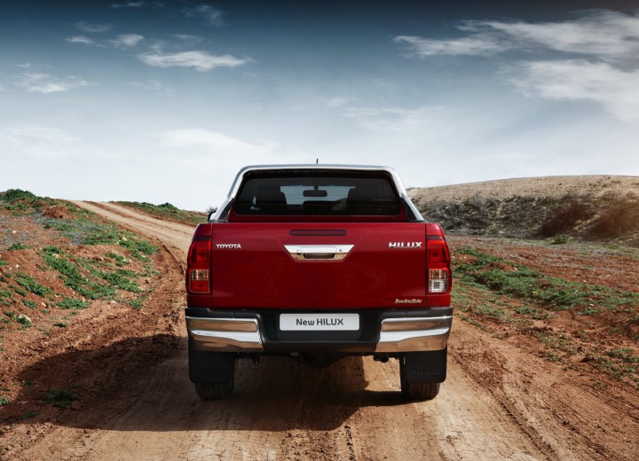 Technical specifications and characteristics for【Toyota Hilux VIII】 - picture 4