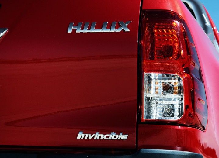Technical specifications and characteristics for【Toyota Hilux VIII】 - picture 17