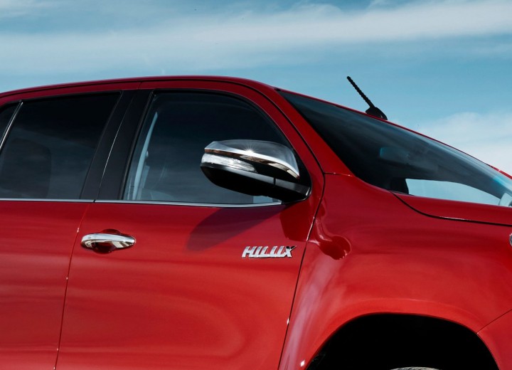Technical specifications and characteristics for【Toyota Hilux VIII】 - picture 15