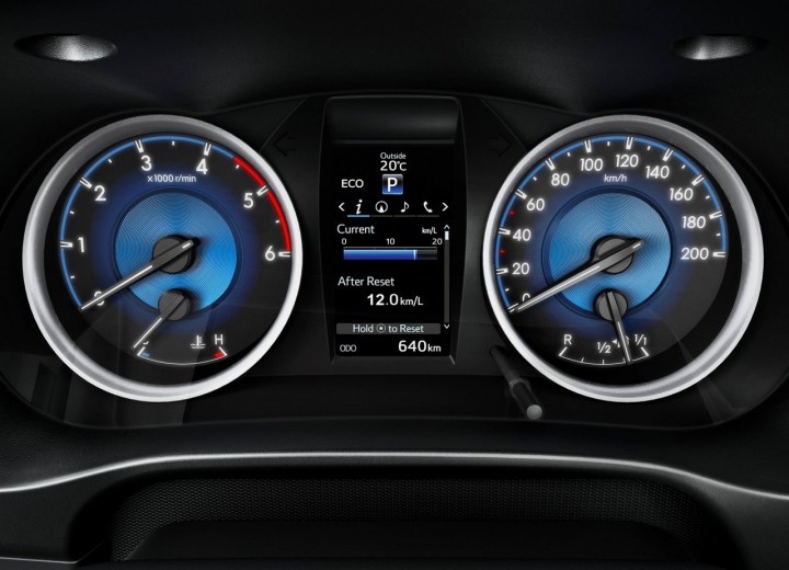Technical specifications and characteristics for【Toyota Hilux VIII】 - picture 8