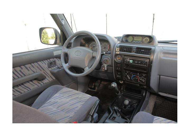 Caractéristiques techniques de Toyota Land Cruiser 100 J9 - picture 3