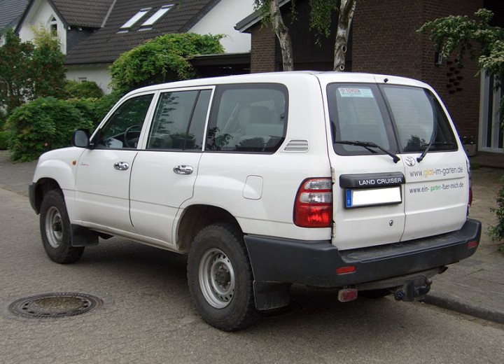 Especificaciones técnicas de Toyota Land Cruiser 105 - picture 2